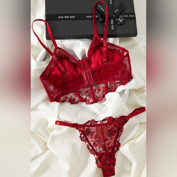 NEW Baddie Floral Embroidered Coquette Sexy Red Lace Lingerie Summer Set - Picture 2 of 5